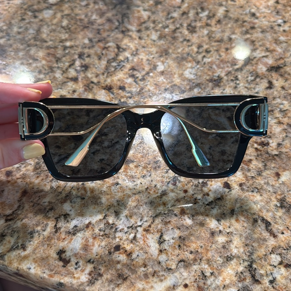 Dior Montaigne Sunglasses - Picture 5 of 5